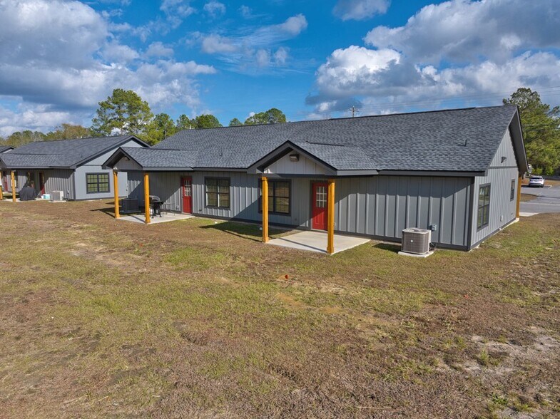 More Photos Of 240 Sunset Cir, Moultrie Apartments For Sale