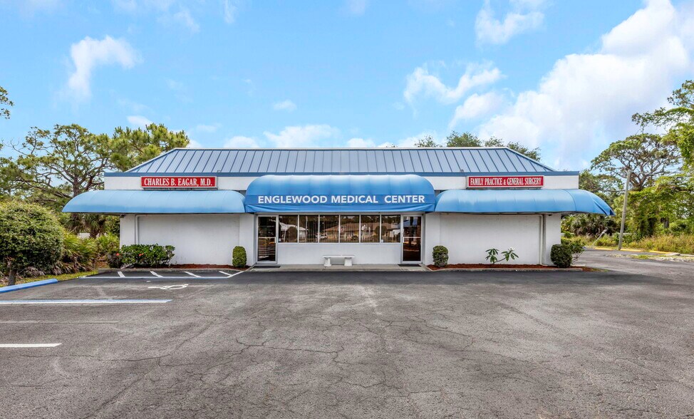 More Photos Of 655 N Indiana Ave, Englewood Medical For Sale