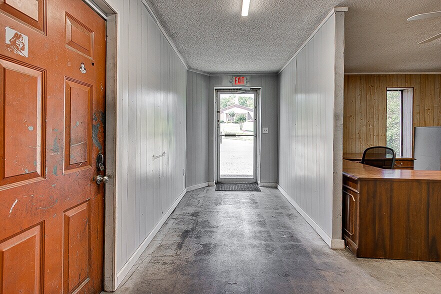 More Photos Of 174 LeWallen Rd, Asheboro Auto Repair For Lease