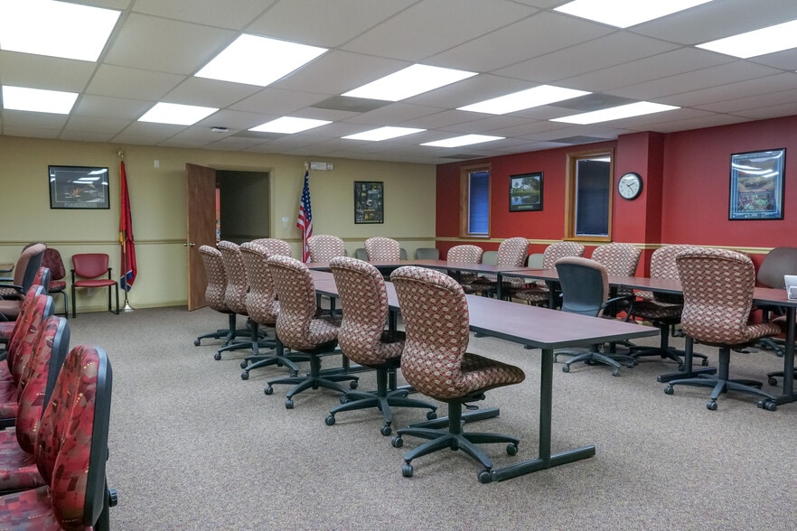 More Photos Of 1221 S Willow Ave, Cookeville Office For Sale