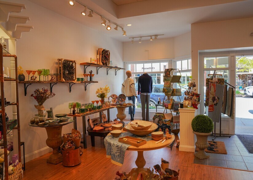 More Photos Of 199 Main St, Falmouth Storefront For Sale
