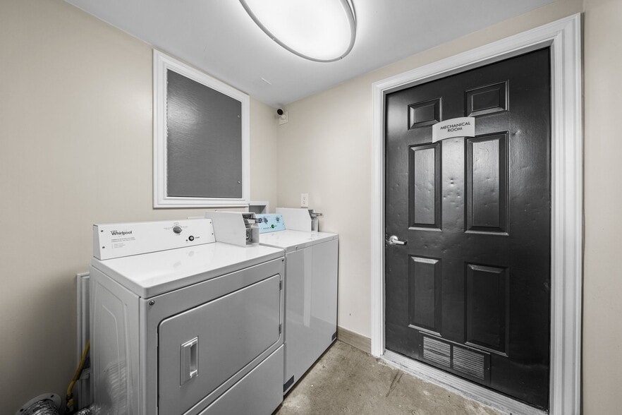 More Photos Of 2930 Main Ave, Durango Hotel For Sale