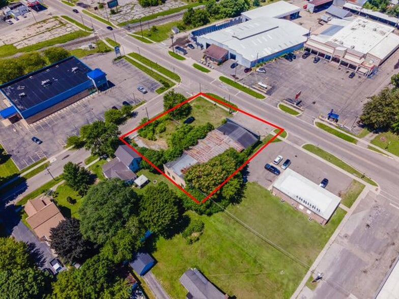 More Photos Of 210 W Main St, Hartford Freestanding For Sale