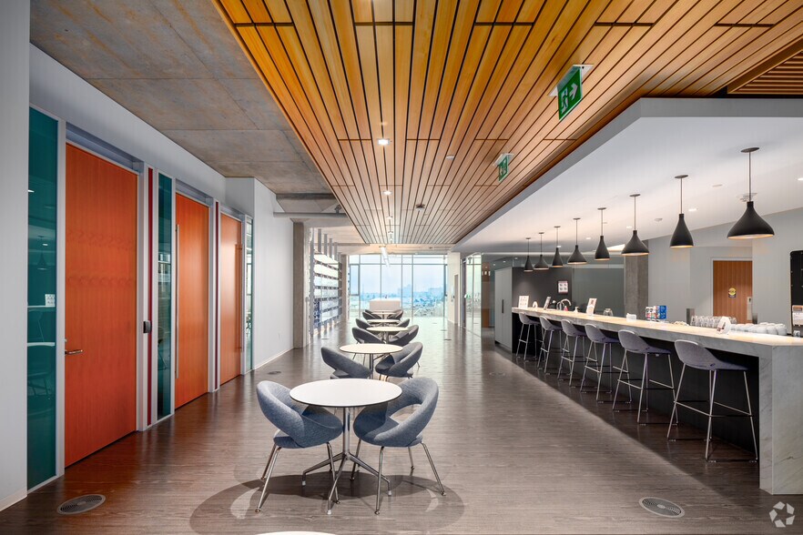 More Photos Of 7070 Derrycrest Dr, Mississauga Office For Lease