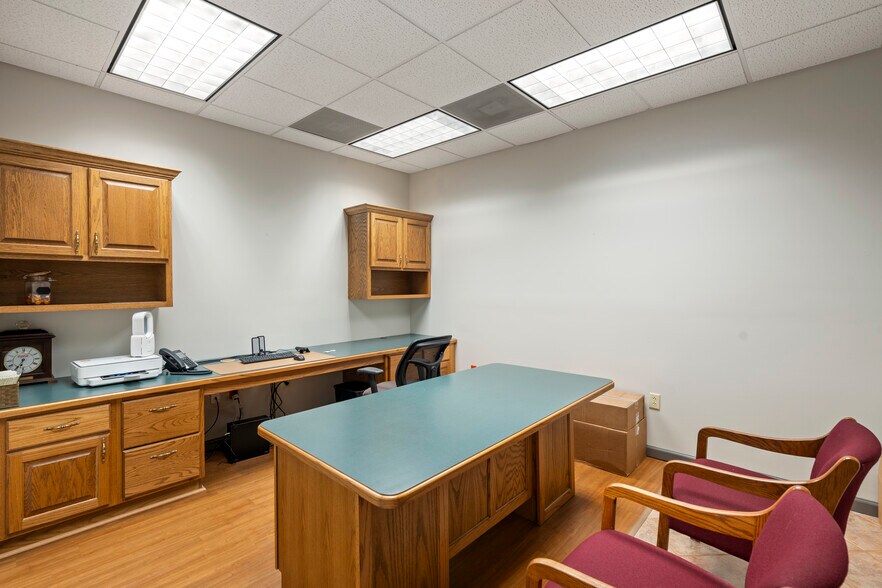 More Photos Of 108 Stallcup Dr, Sikeston General Retail For Sale