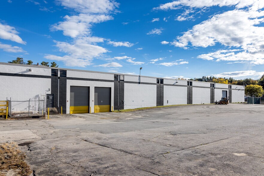 More Photos Of 23 Esquire Rd, North Billerica Manufacturing For Lease