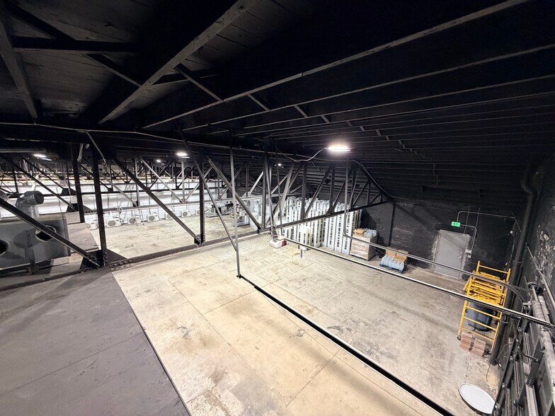 More Photos Of 40-50 Victor St, Highland Park Warehouse For Sale