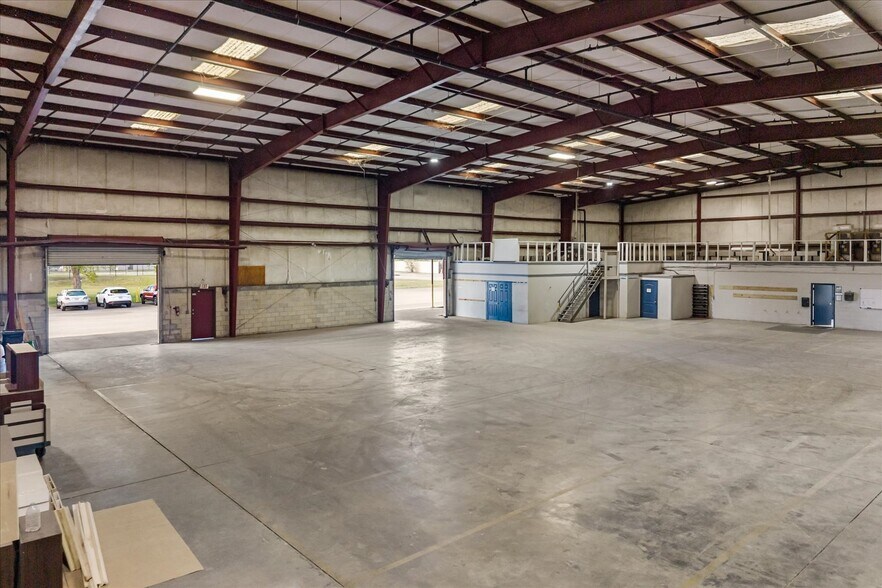 More Photos Of 3454 Aloma Ave, Winter Park Warehouse For Lease