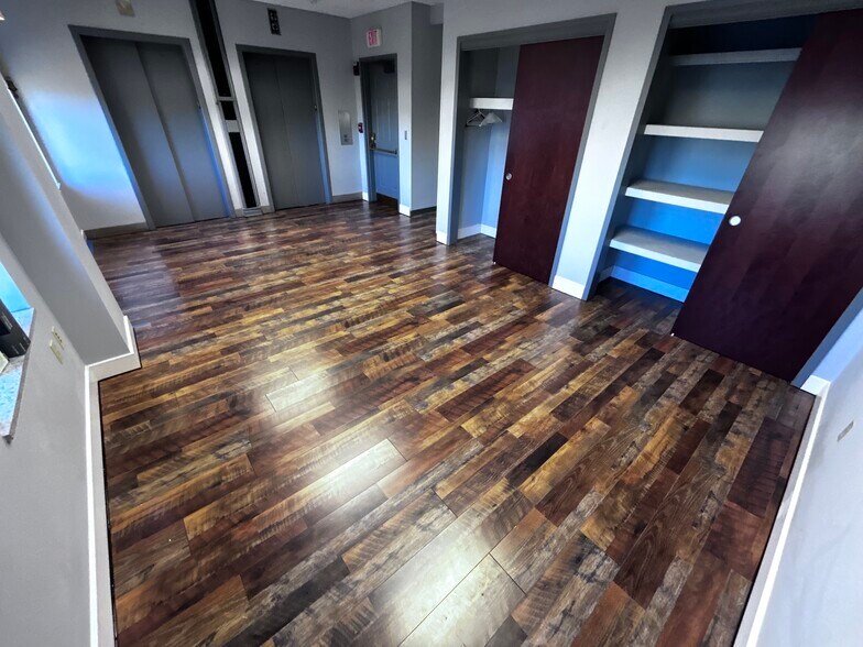 More Photos Of 109 Capitol St, Charleston Office Residential For Sale