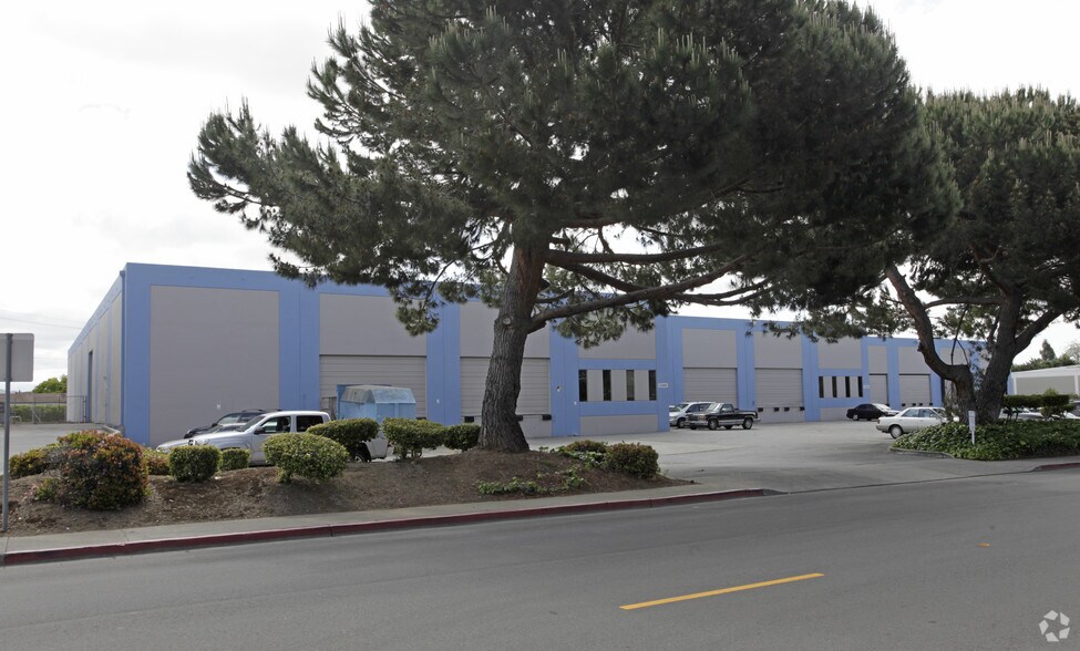 More Photos Of 33440-33444 Western Ave, Union City Warehouse For Lease