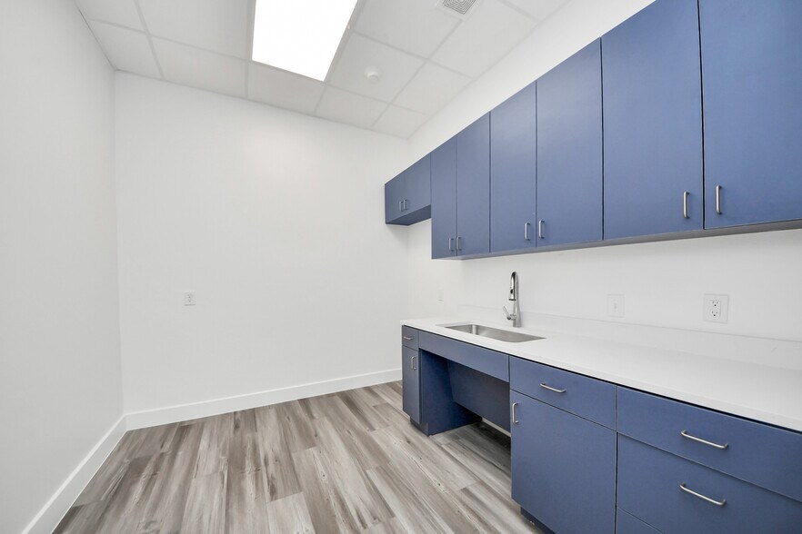 More Photos Of 4807 Sugar Grove Blvd, Stafford Medical For Lease