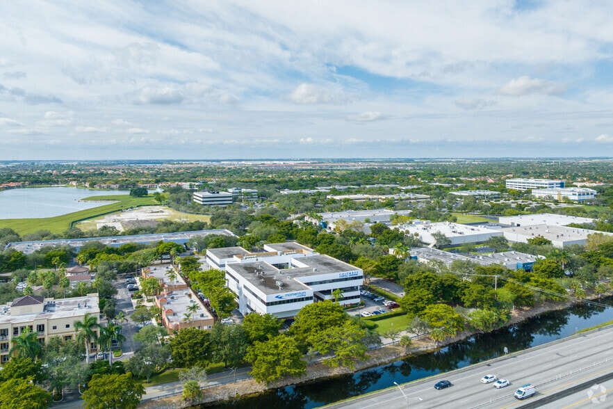 More Photos Of 14750 NW 77th Ct, Miami Lakes Office For Lease