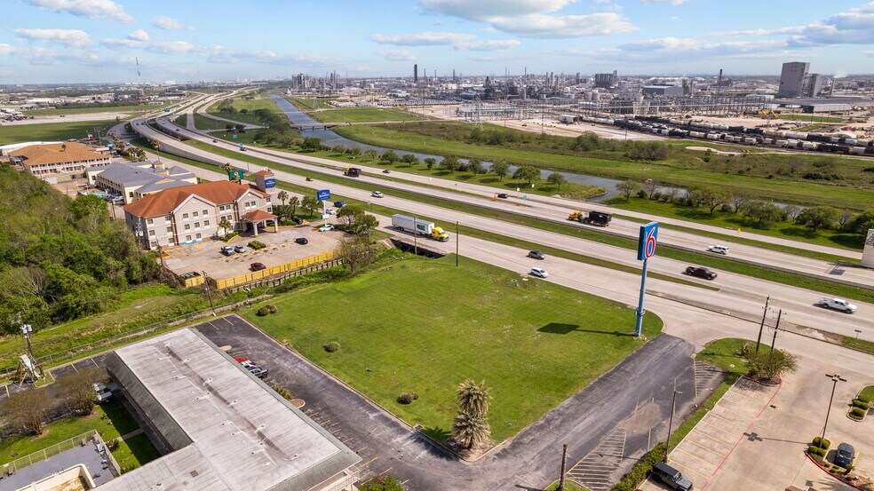 More Photos Of 1000 Highway 332, Clute Land For Sale