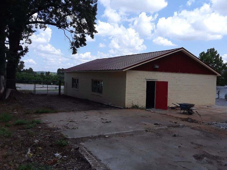 Primary Photo Of 6004 W 21st Pl, Tulsa Manufacturing For Lease