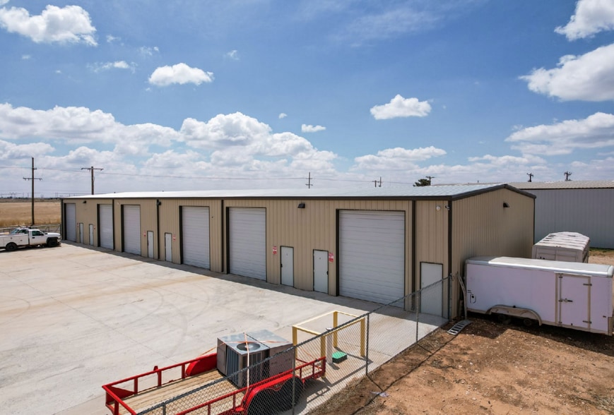 More Photos Of 3611 N County Road 2000, Lubbock Warehouse For Lease