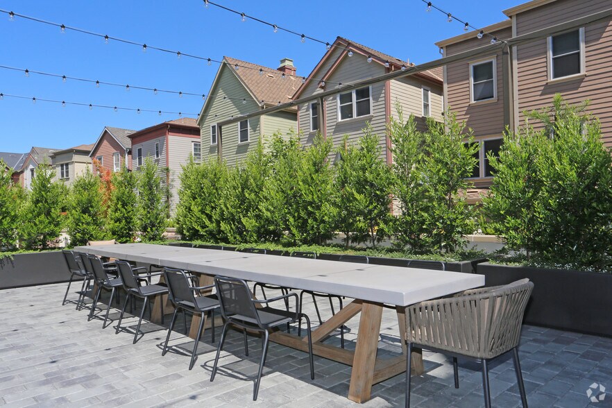 More Photos Of 1375-1411 Sycamore Ave, Hercules Unknown For Lease
