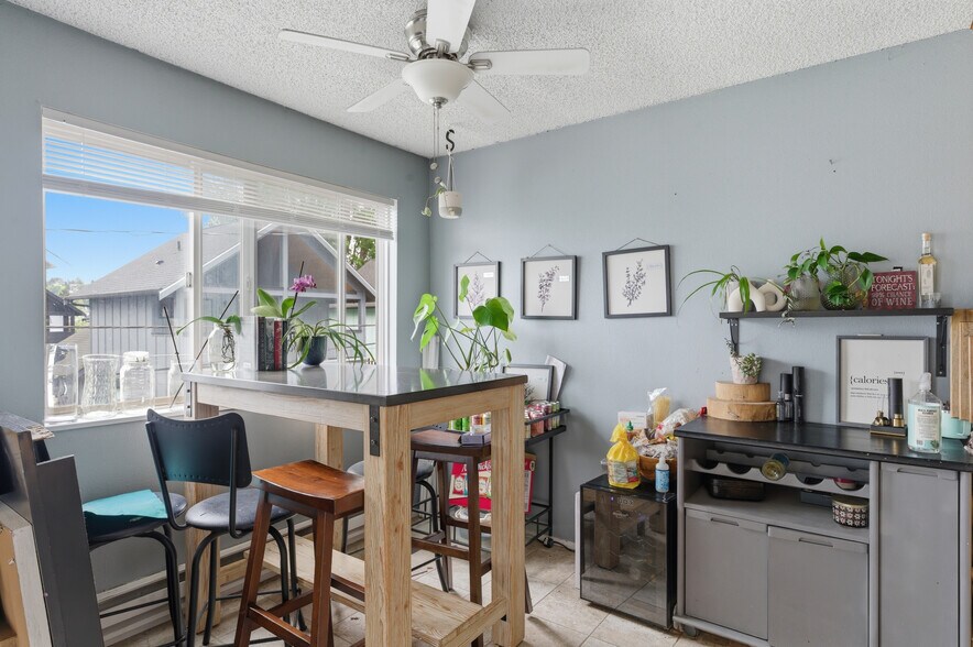 More Photos Of 5816 14th Ave NW, Seattle Apartments For Sale