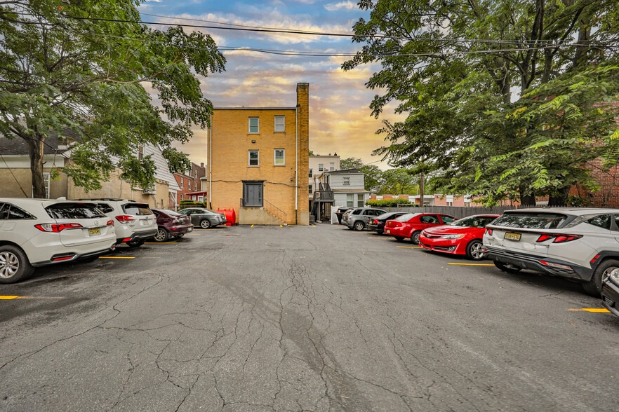 More Photos Of 123 N 2nd St, Easton Apartments For Sale