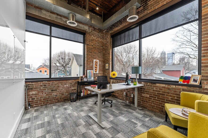 More Photos Of 330 N College Ave, Indianapolis Office For Sale