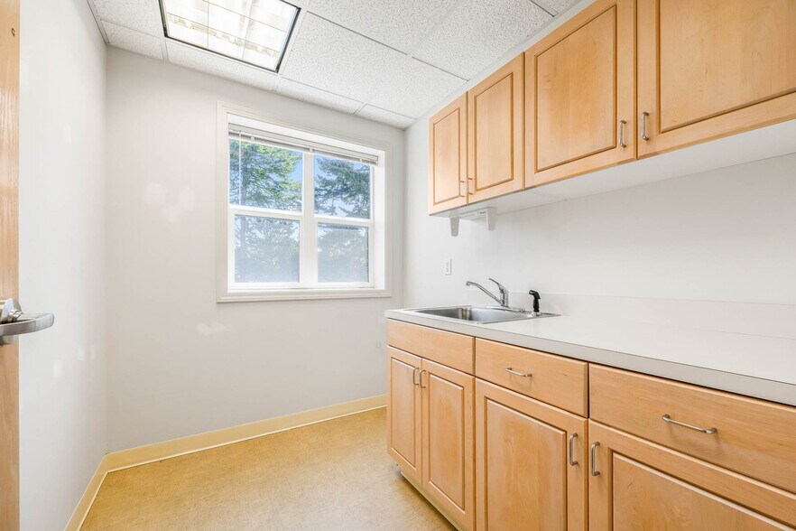 More Photos Of 705 9th St, Florence Medical For Lease
