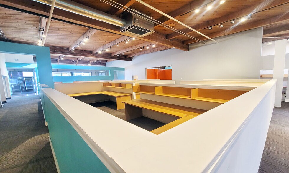 More Photos Of 5811-5833 6th Ave S, Seattle Flex For Lease