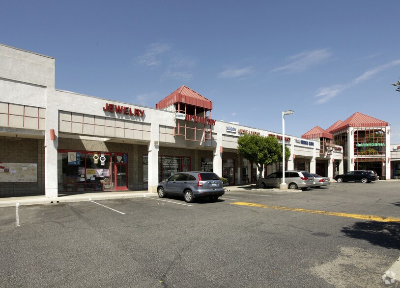 More Photos Of 1085 E Holt Ave, Pomona Unknown For Lease