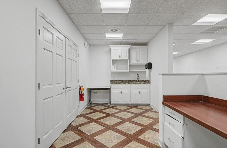 More Photos Of 127 Hay St, Fayetteville Storefront For Sale