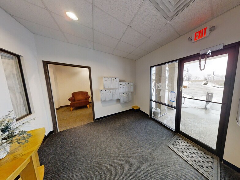 More Photos Of 2221 Peninsula Dr, Erie Office For Lease