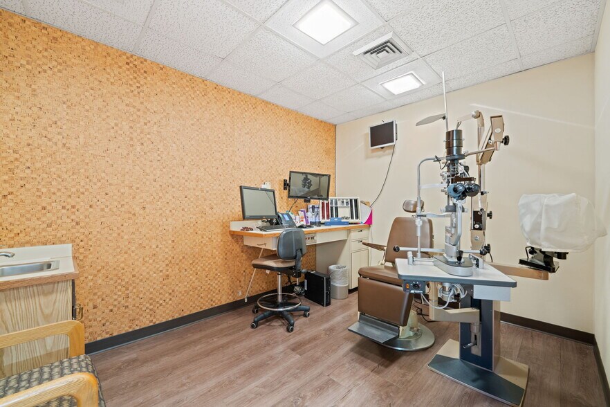 More Photos Of 111 N Wabash Ave, Chicago Medical For Sale