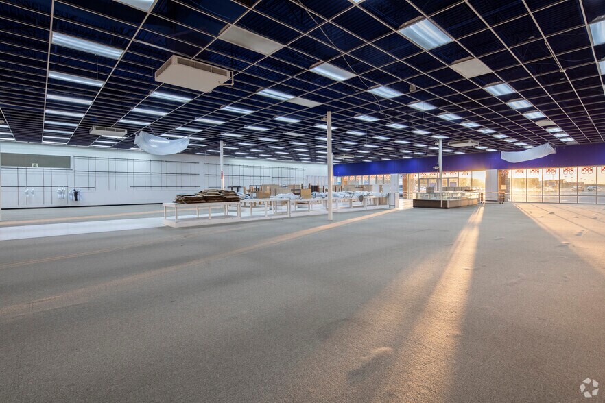 More Photos Of 3705-3789 Eastern Blvd, Montgomery Unknown For Lease