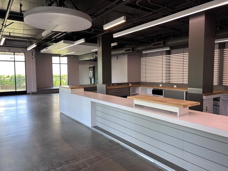 More Photos Of 9400 Corbin Ave, Northridge Apartments For Lease