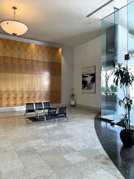 More Photos Of 5757 W Century Blvd, Los Angeles Unknown For Lease