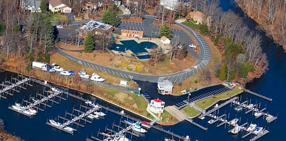 More Photos Of 202 Bow Cv, Stafford Restaurant For Lease