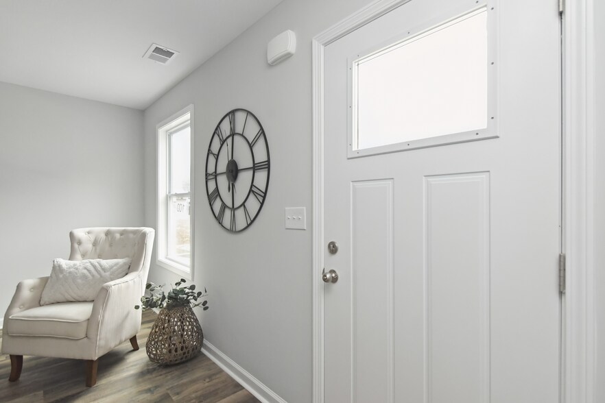 More Photos Of 100 Henry Dr, Burns Apartments For Sale