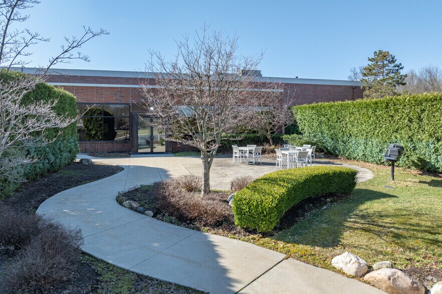 More Photos Of 28500 Clemens Rd, Westlake Office For Lease