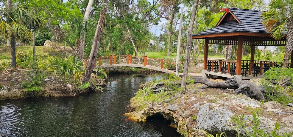 More Photos Of 1606 3rd Ave SE, Steinhatchee Lodge Meeting Hall For Sale