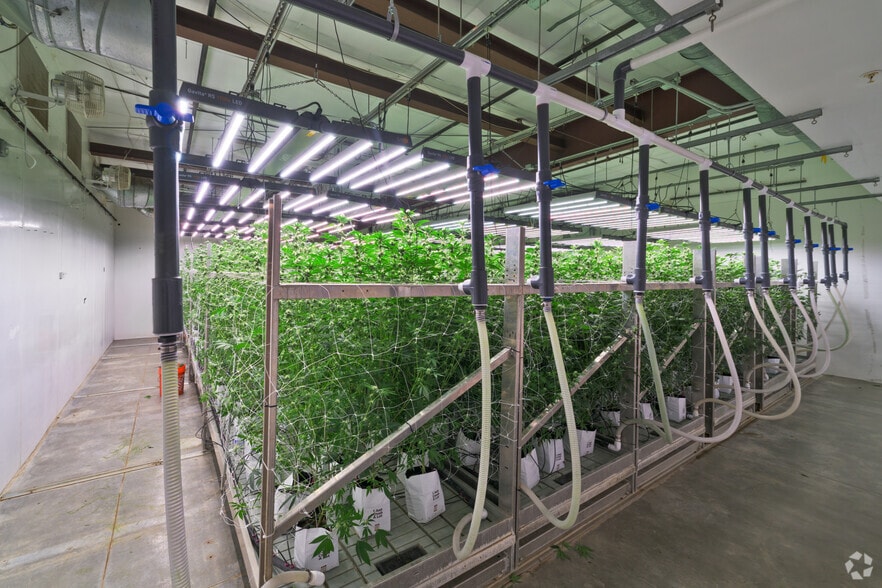 More Photos Of 84829 Avenue 48, Coachella Manufacturing For Sale