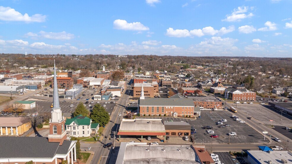 More Photos Of 318 S Green St, Glasgow Office For Sale
