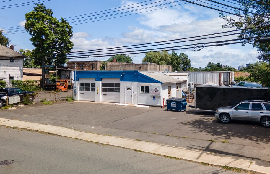 More Photos Of 275 Front Ave, West Haven Auto Repair For Sale