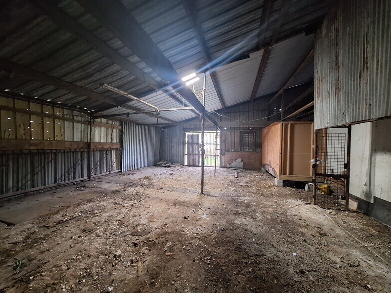 More Photos Of 2000 S Sam Houston Pky W, Houston Warehouse For Lease