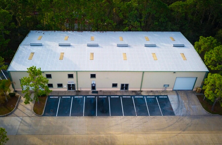 More Photos Of 1944-1962 60th Pl E, Bradenton Light Manufacturing For Lease