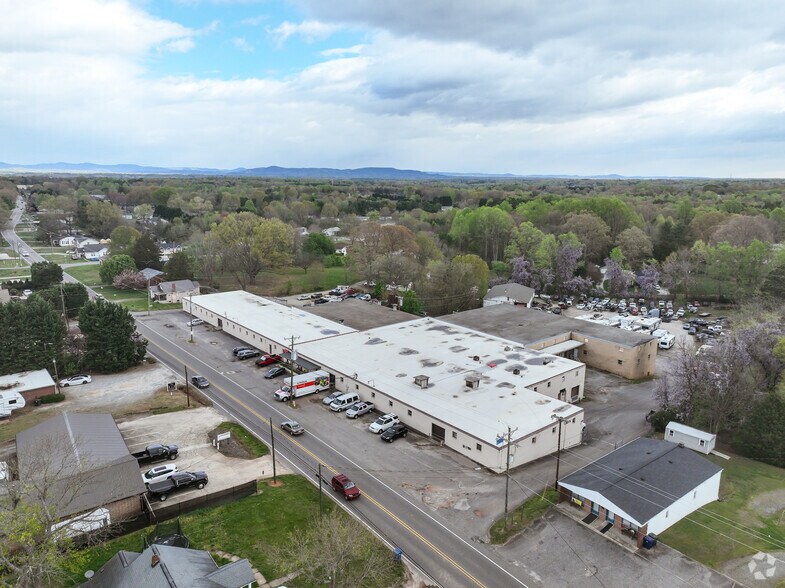 More Photos Of 1530 16th St NE, Hickory Self Storage For Sale
