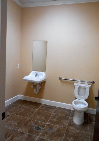 More Photos Of 150 Pine Forest Dr, Shenandoah Unknown For Lease