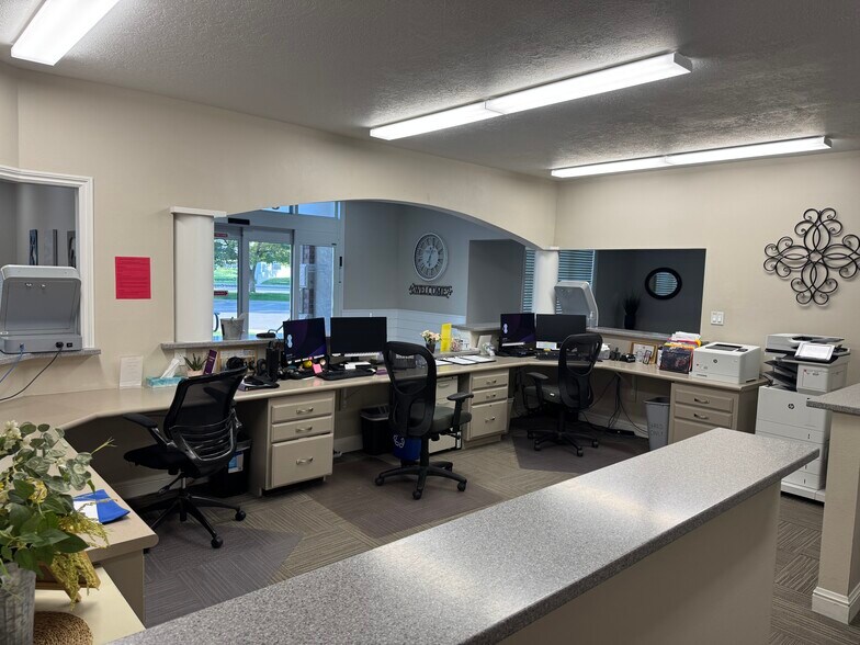 More Photos Of 97 Professional Way, Payson Office For Sale