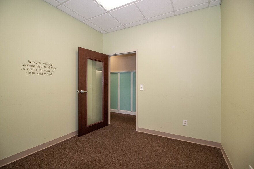 More Photos Of 285 N Main St, Troutman General Retail For Lease