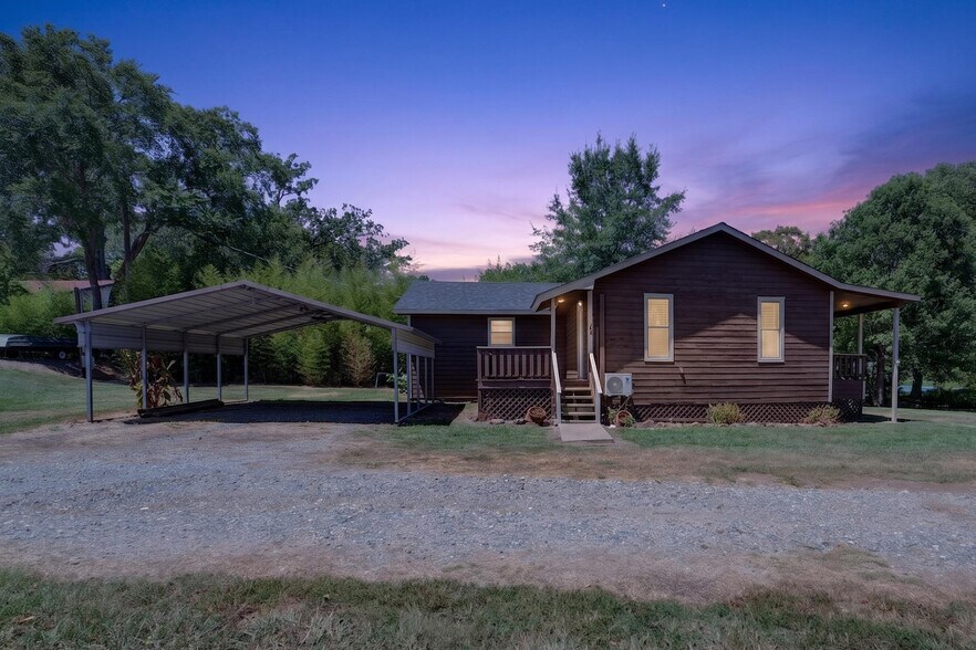 More Photos Of 505 Bub Hayner Rd, Karnack Apartments For Sale