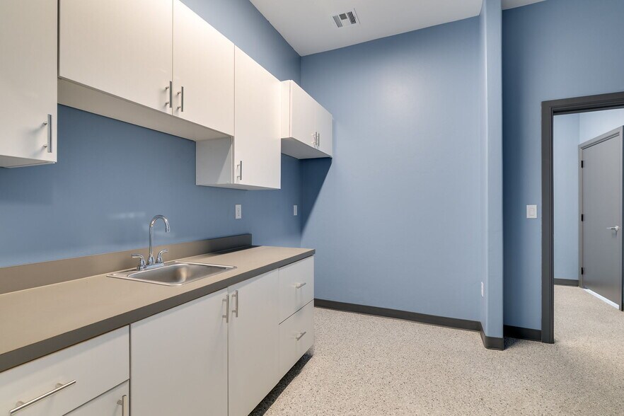 More Photos Of 3305 NW 192nd St, Edmond Healthcare For Sale
