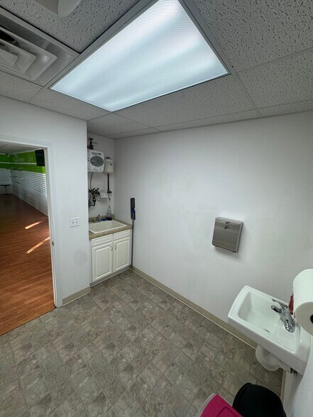 More Photos Of 513-521 E Perkins Ave, Sandusky Storefront For Sale