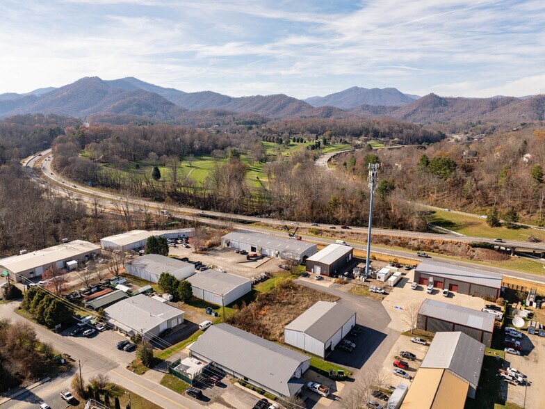 More Photos Of 80 Allegiance ln, Waynesville Warehouse For Lease
