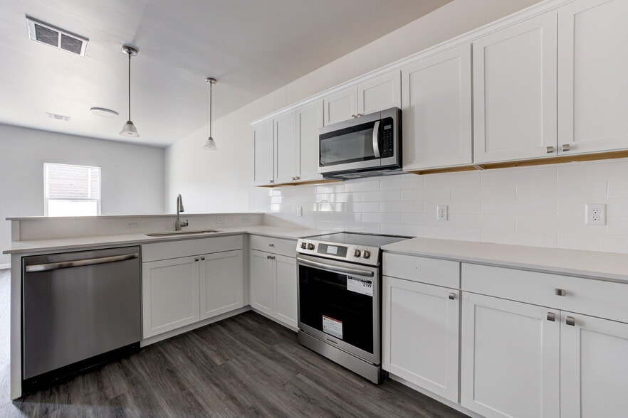 More Photos Of 12001 Rivers Trl, Oklahoma City Specialty For Sale